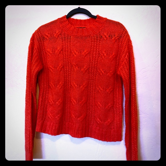 Sweaters - Picture 1 of 3
